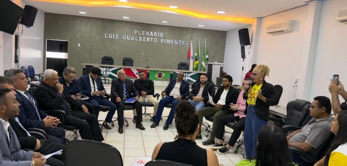 No dia 14 de abril, os vereadores se reuniram com a diretoria do CREAS para tratar da campanha “Faça Bonito 2026”, ação de grande relevância que visa o combate ao abuso e à exploração sexual de crianças e adolescentes